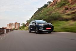 Maruti Suzuki Invicto Front Right Three Quarter