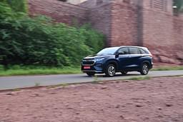 Maruti Suzuki Invicto Front Right Three Quarter