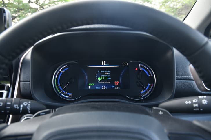 Maruti Suzuki Invicto Dashboard