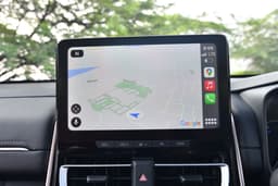Maruti Suzuki Invicto Infotainment System