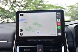 Maruti Suzuki Invicto Infotainment System