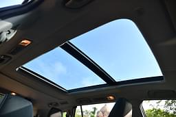 Maruti Suzuki Invicto Sunroof