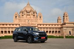 Maruti Suzuki Invicto Front Left Three Quarter