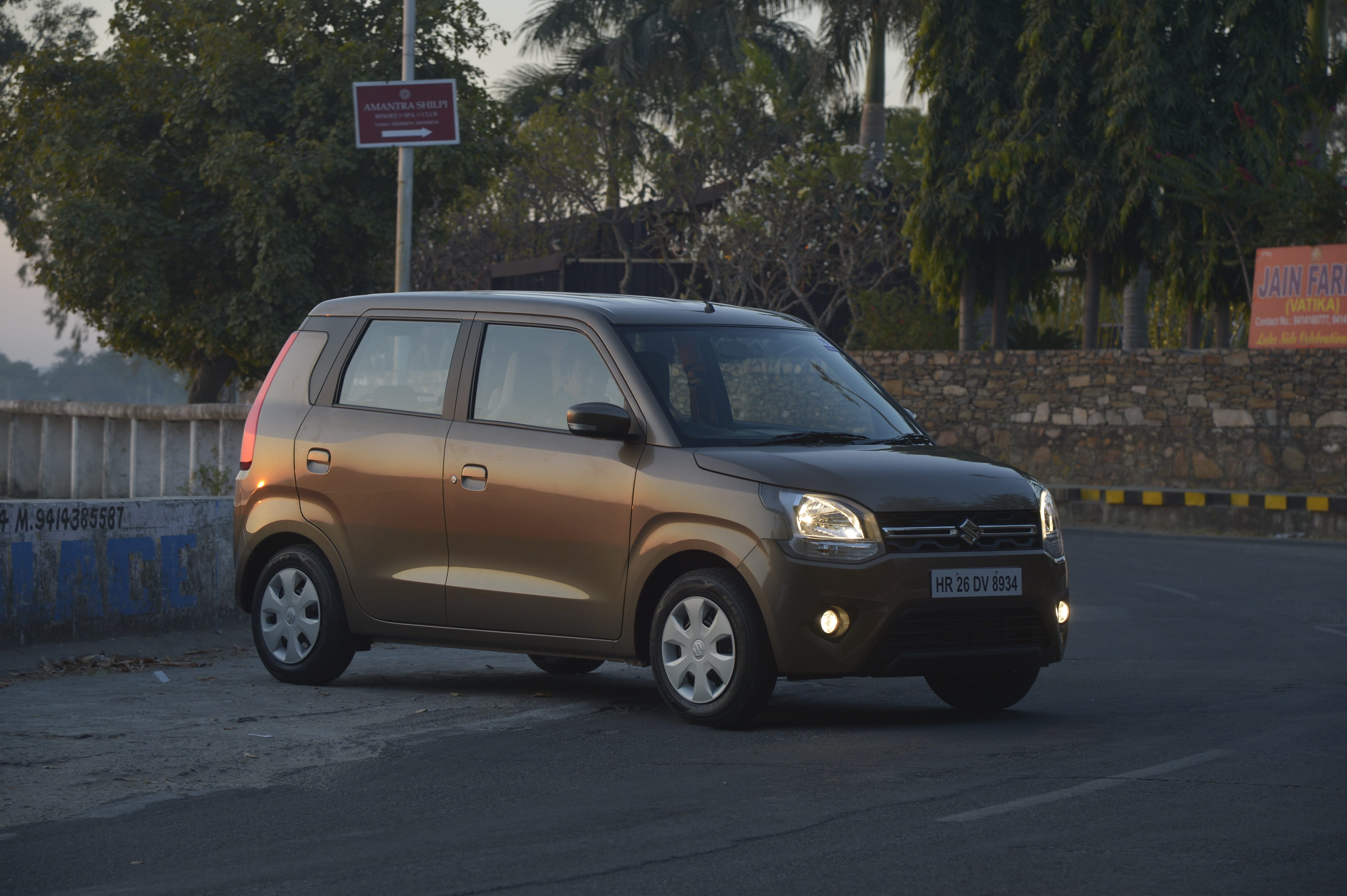 Maruti Suzuki Wagon R Front Right Three Quarter Image – Wagon R Photos ...