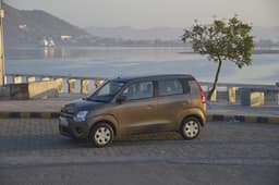 Maruti Suzuki Wagon R Front Right Three Quarter