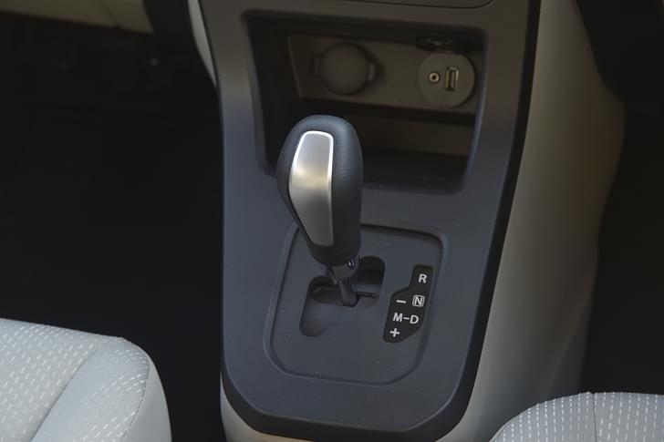 Maruti Suzuki Wagon R 12V Power Outlets