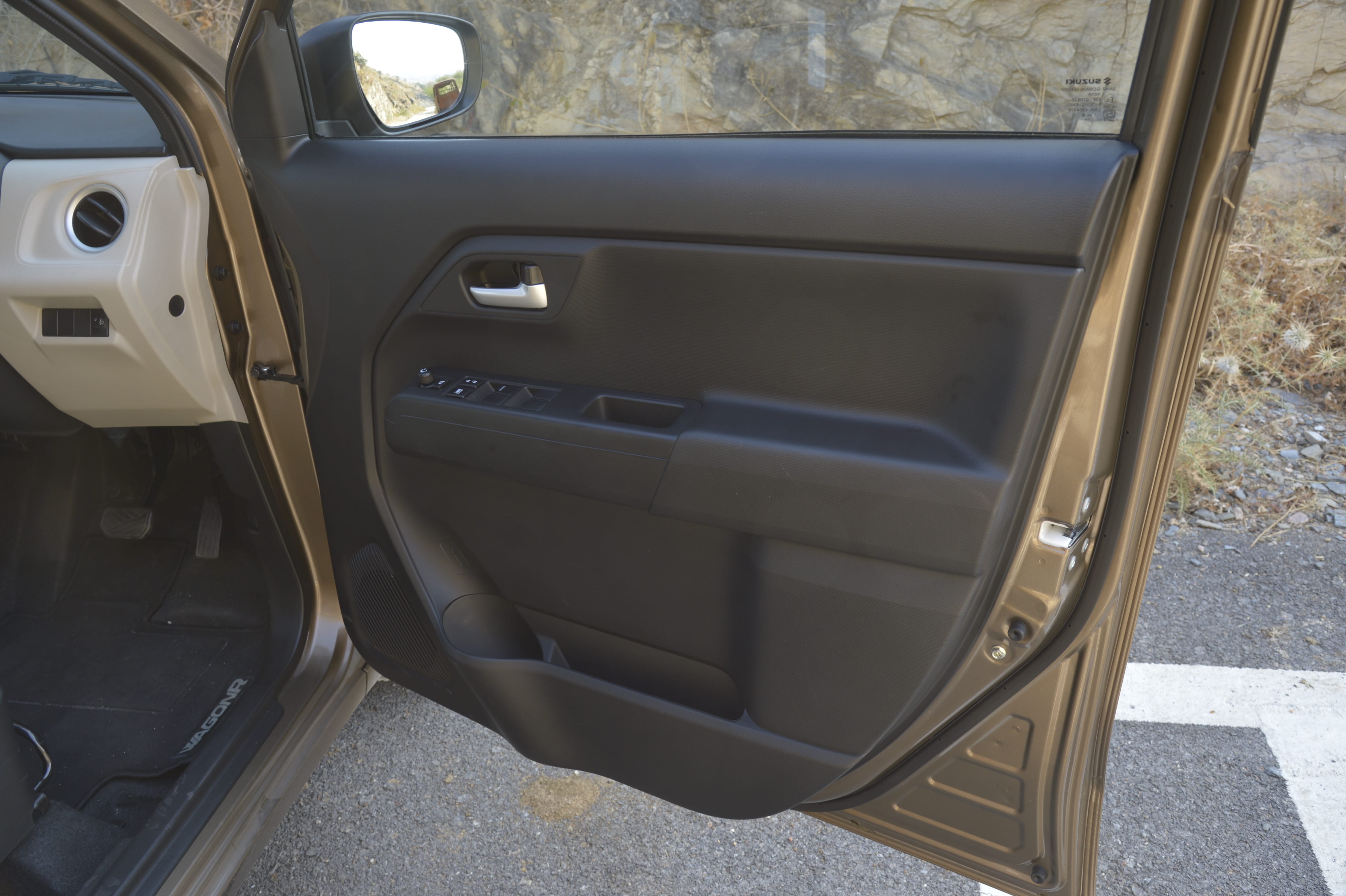 Maruti Suzuki Wagon R body-colored-bumpers-partially Image – Wagon R ...