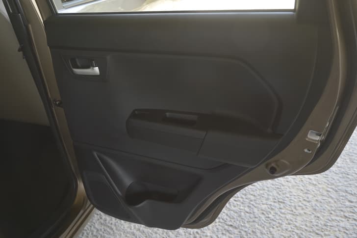 Maruti Suzuki Wagon R Door Controls