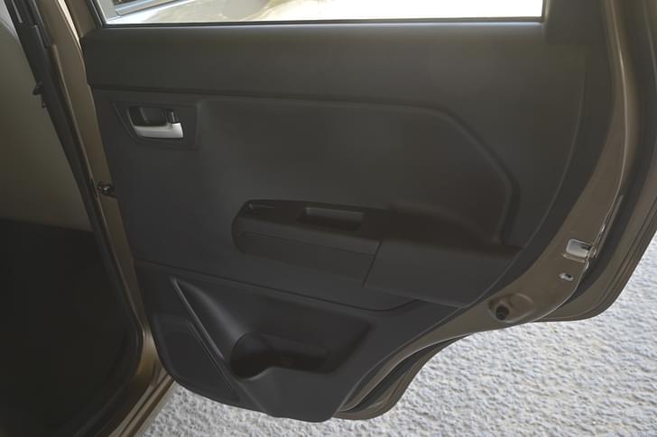 Maruti Suzuki Wagon R Door Controls