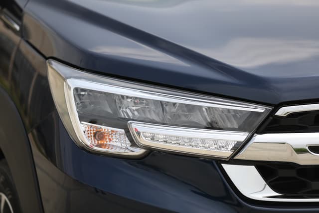 Headlight Image - 9170