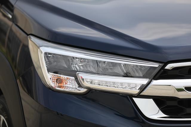Headlight Image - 9170