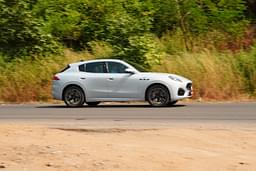 Maserati Grecale Front Right Three Quarter