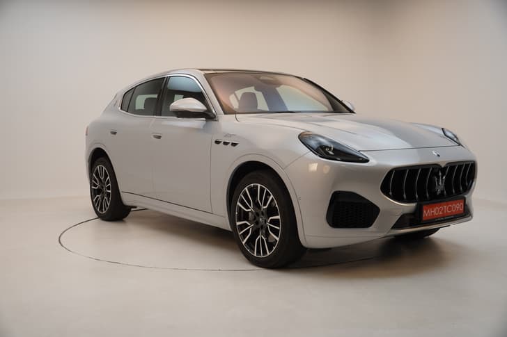 Maserati Grecale Front Left Three Quarter