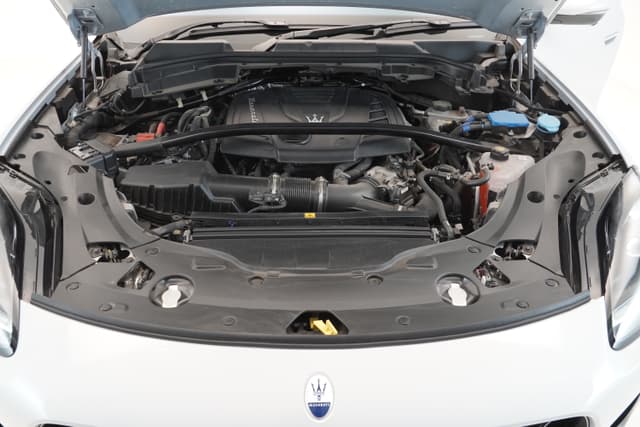 Open Bonnet Engine Shot Image - 11887