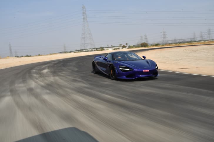 Mclaren 750s Front Right Three Quarter