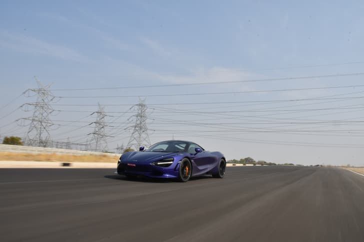 Mclaren 750s Front Right Three Quarter