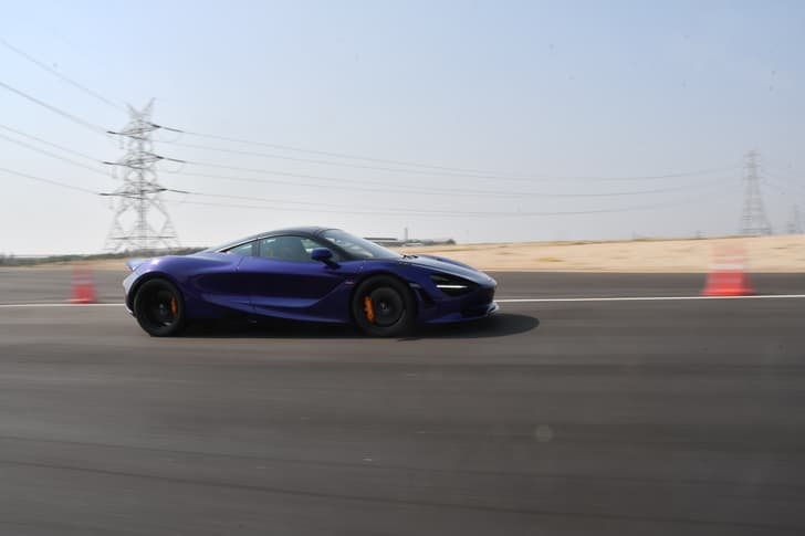 Mclaren 750s Front Left Three Quarter