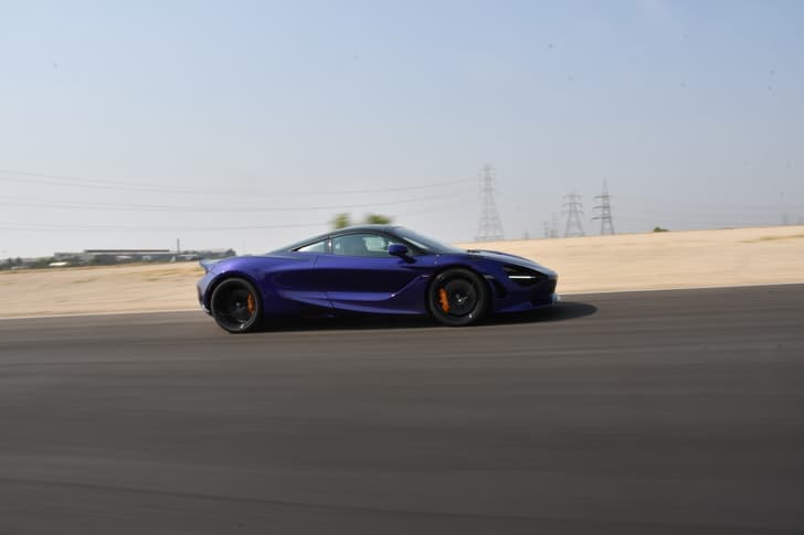 Mclaren 750s Front Right Three Quarter