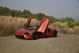 Mclaren Artura Front Left Three Quarter