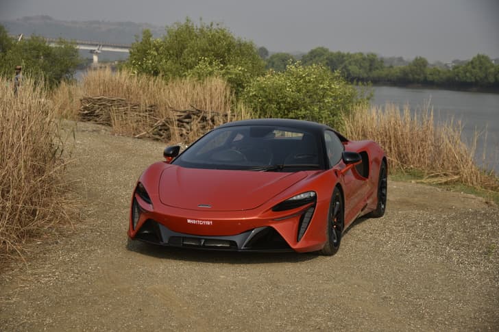 Mclaren Artura Front Left Three Quarter