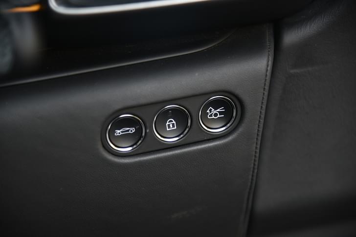 Mclaren Artura Door Controls