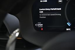 Mclaren Artura Dashboard