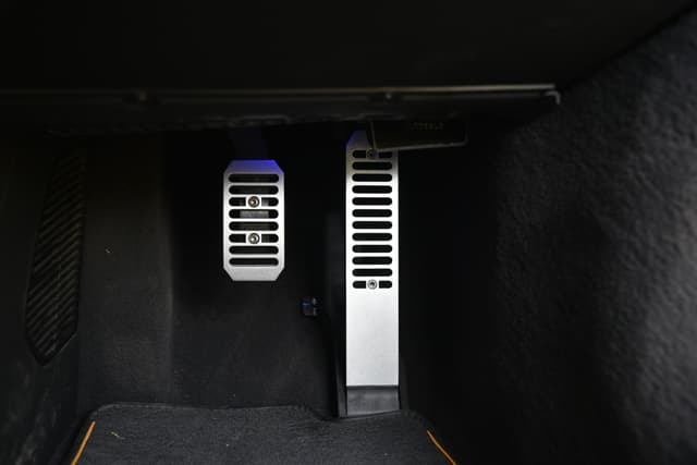 Foot Controls Image - 17080