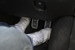 Mclaren Artura Foot Controls