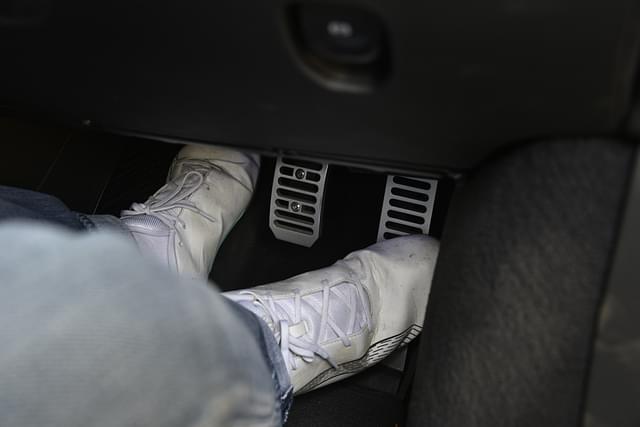 Foot Controls Image - 17100