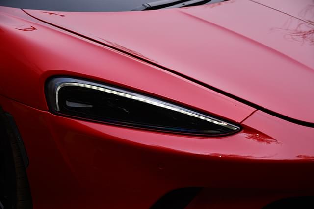 Headlight Image - 8795