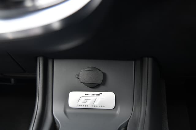 Charging Ports Image - 8807