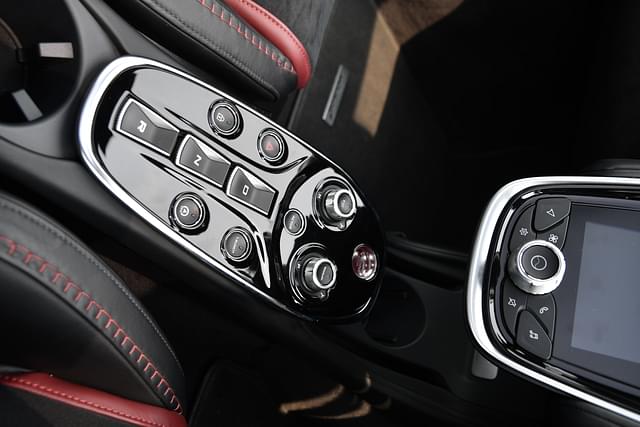 Infotainment System Image - 8808