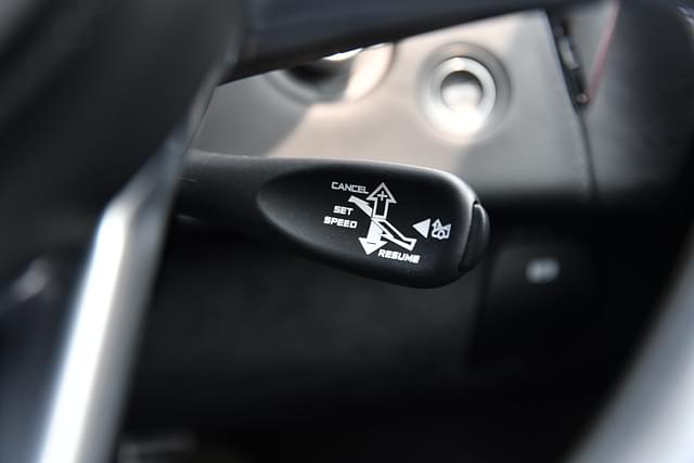 Steering Wheel Image - 8811