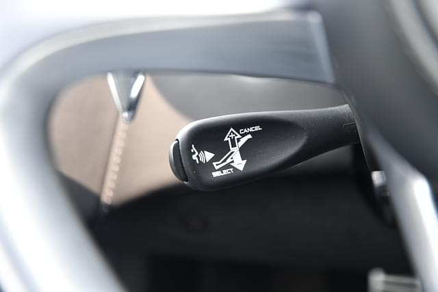 Steering Wheel Image - 8812