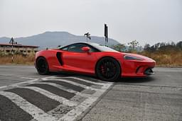 Mclaren Gt Front Right Three Quarter