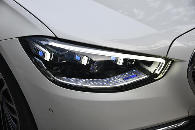 Headlight Image - 17396