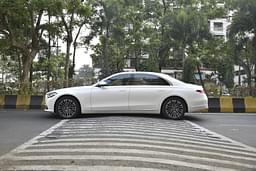 Mercedes Benz S Class Front Right Three Quarter