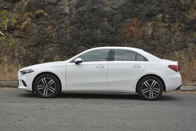 Alloy Wheels Image - 9393