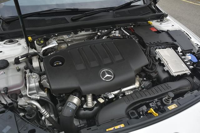 Open Bonnet Engine Shot Image - 9426