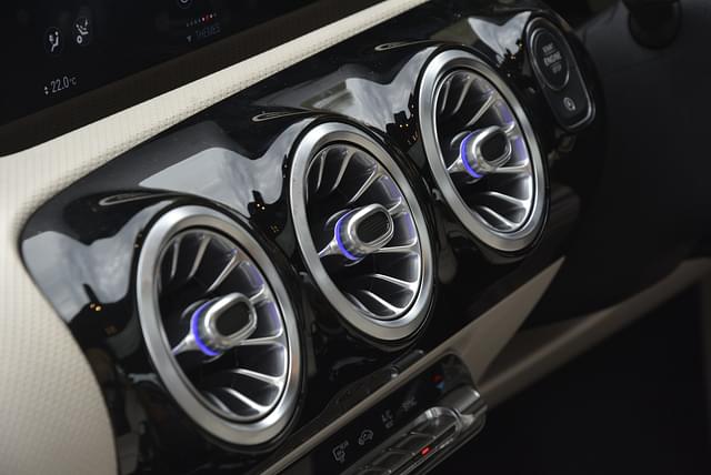 Infotainment System Image - 9573
