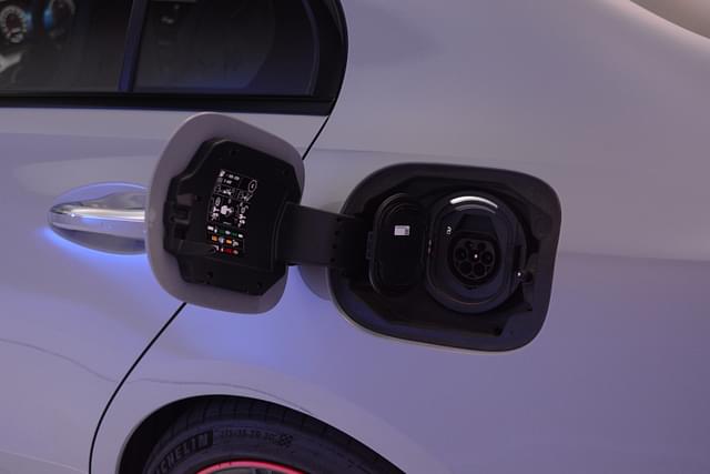 Charging Ports Image - 9855