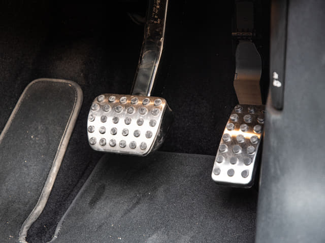 Foot Controls Image - 33678