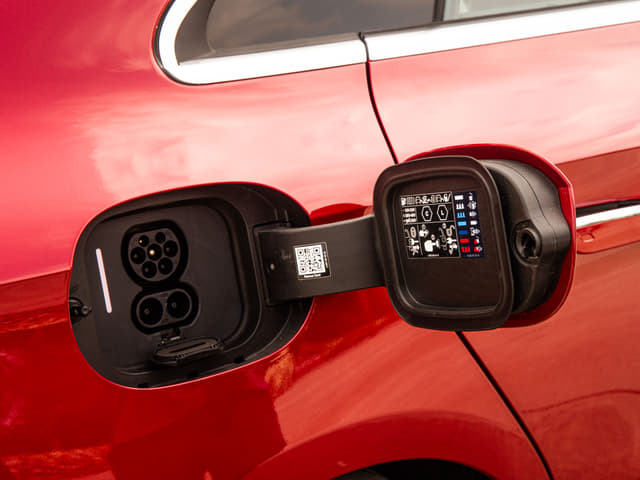 Closed Fuel Lid Image - 33623