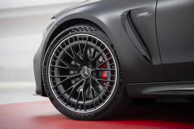 Front Left Three Quarter Image - 20257