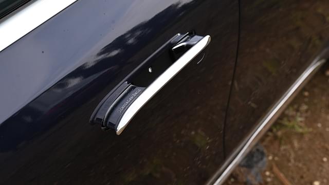 Door Controls Image - 7729