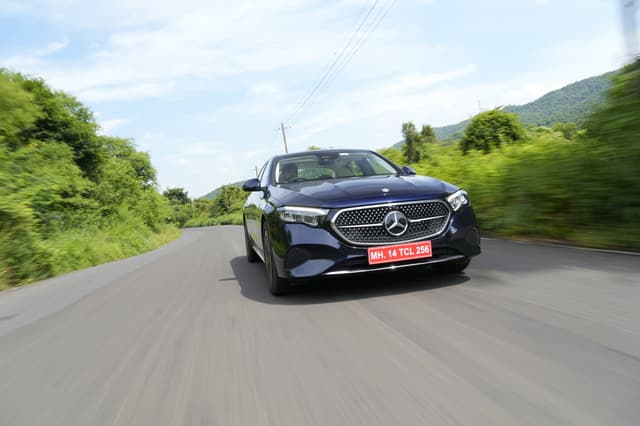 Mercedes-Benz E-Class Front Right Three Quarter