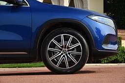 Mercedes Benz Eqa Front Left Three Quarter