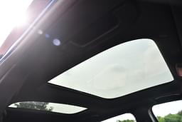 Mercedes Benz Eqa Sunroof