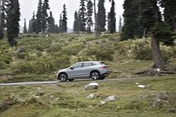 Mercedes Benz Eqe Suv Front Right Three Quarter