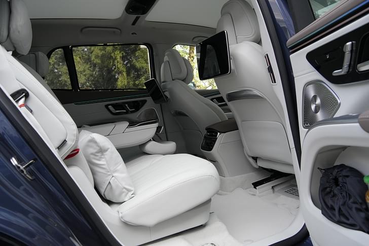 Mercedes Benz Eqs Suv Second Row Seats